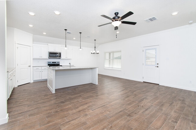 Building Photo - 1415 Flatland Trl