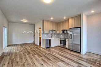 Building Photo - $2050! 2 Bed, 2.5 Bath Townhome in Arbor L...