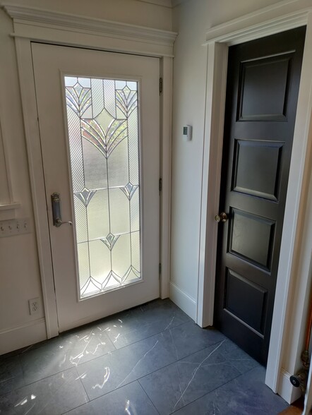 kitchen - 403 W 1st St