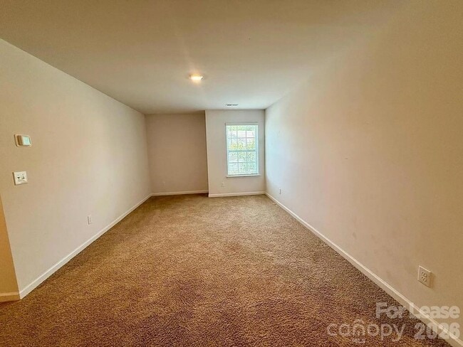 Building Photo - 13023 Newburgh Green Dr