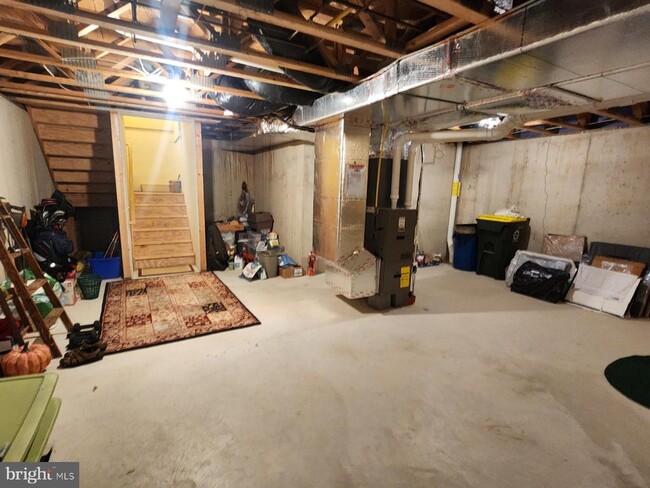 Building Photo - 483 Buchanan Rd