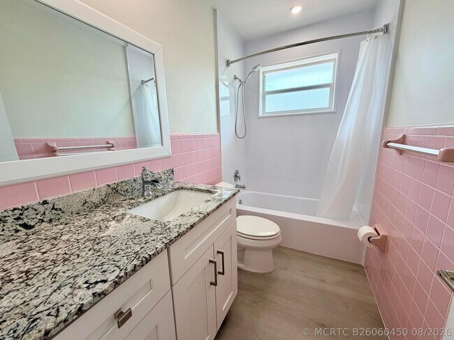 Building Photo - 2020 NE 56th Ct