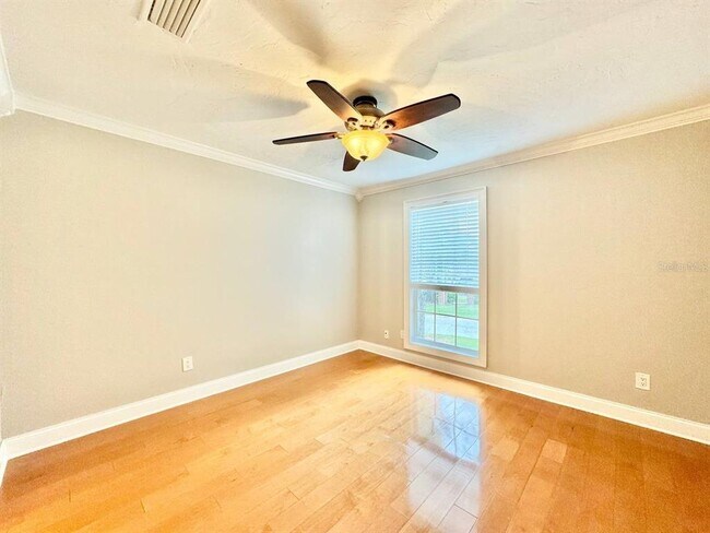 Building Photo - 8615 Mallard Reserve Dr