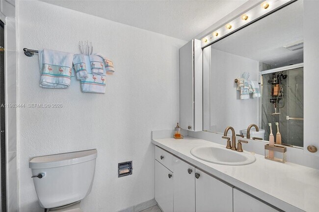 Building Photo - 3000 E Sunrise Blvd