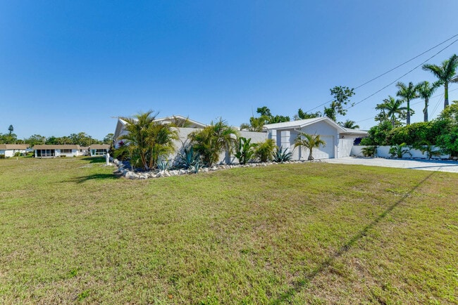Building Photo - 2473 Yorkshire Dr
