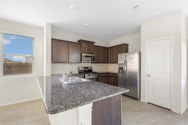Building Photo - 4326 Chester Forest Ct
