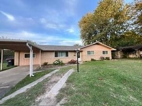 Building Photo - 1708 Theodore Dr