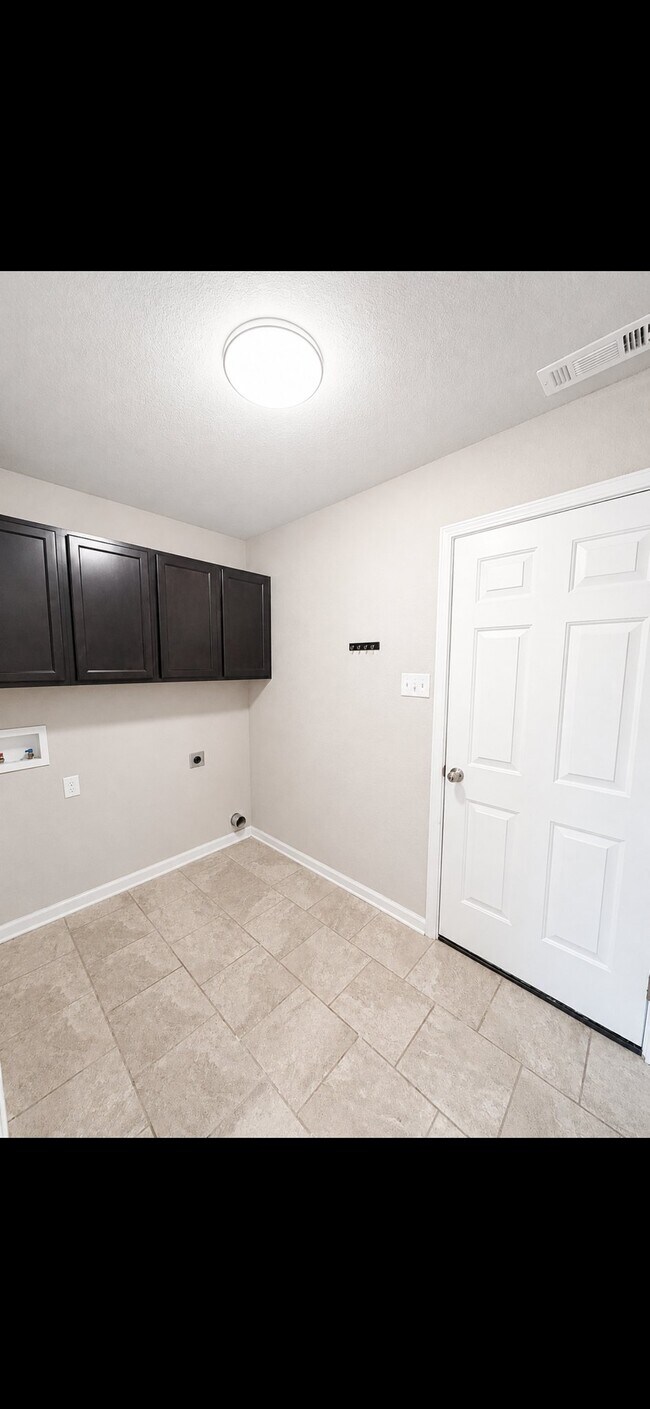 Building Photo - 1230 Littlewood Cove