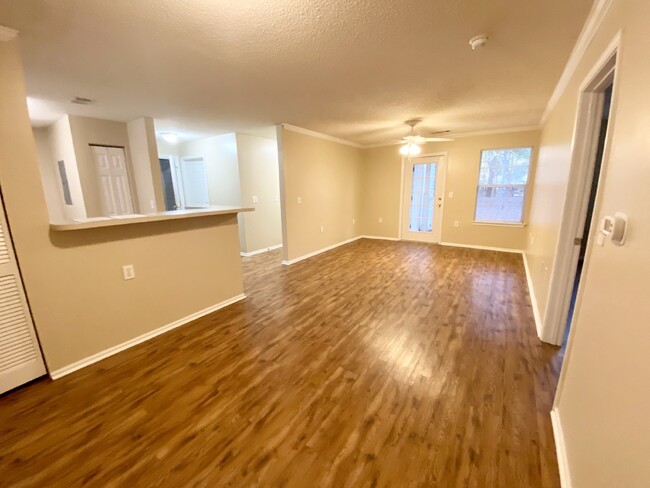 Building Photo - The Reserve at Woodbridge, Two Bedroom Con...