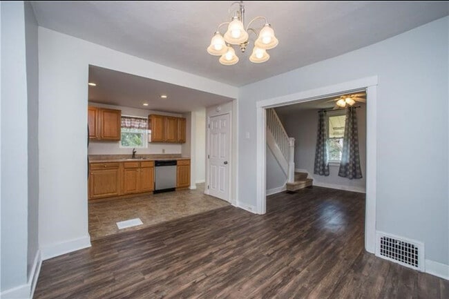 Building Photo - 18 Jacob St