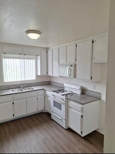 Building Photo - 118 Perou St