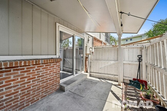 Building Photo - Charming 2BR Townhome in Aurora