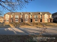 Building Photo - 1712 N Chestnut Ave