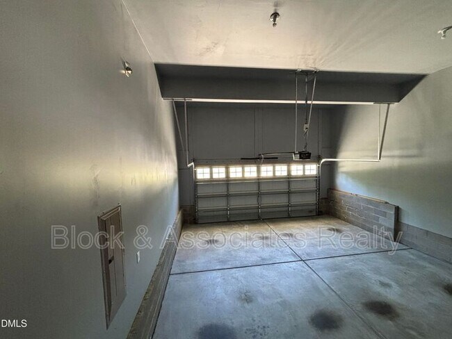 Building Photo - 1009 Magnolia Blossom Ln