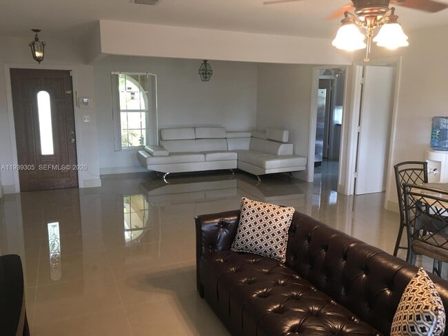 Building Photo - 8111 SW 129th Ave