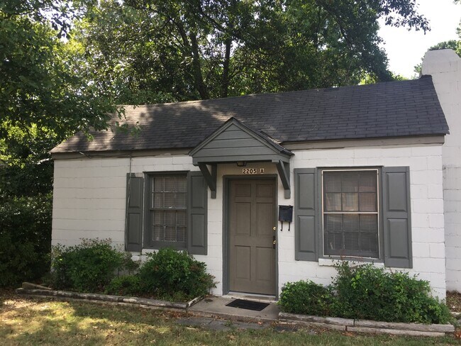 Primary Photo - 2205 Camille Dr