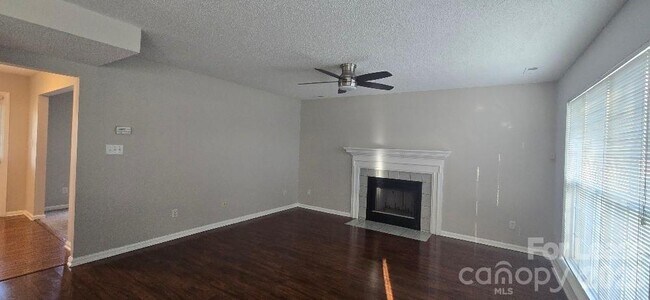 Building Photo - 14109 Southbridge Forest Dr