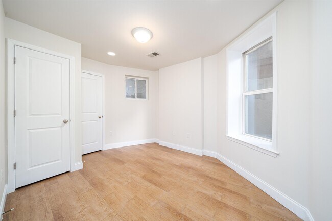 Building Photo - 149 Webster Ave