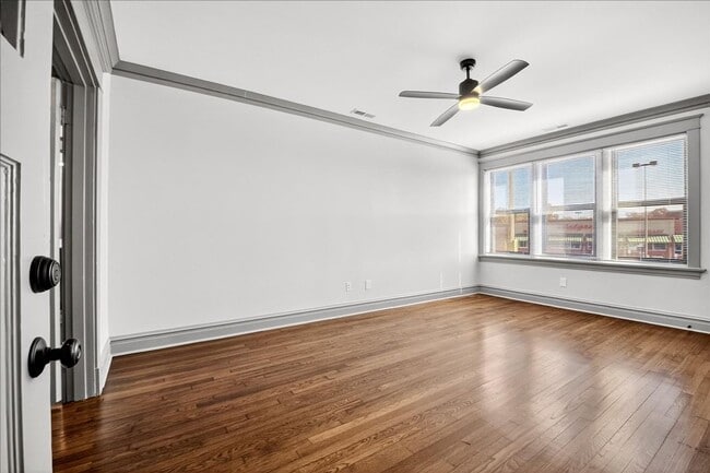 Building Photo - Pizza Prynce