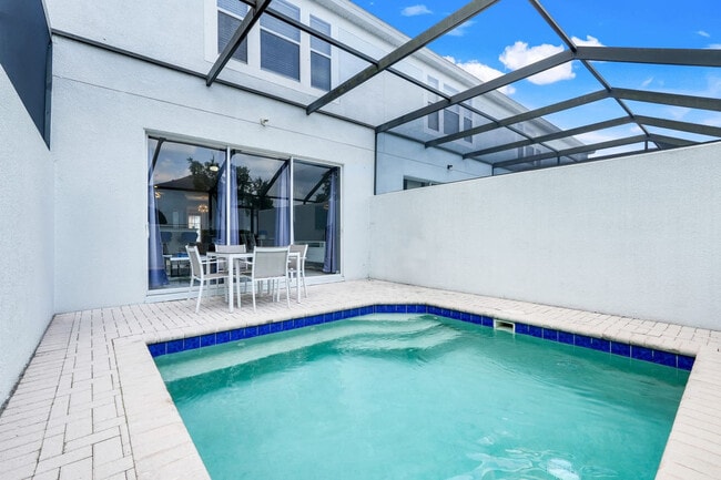 Building Photo - 2530 Maneshaw Ln