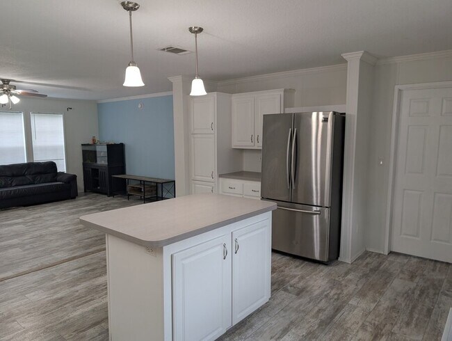 Building Photo - 6806 Pearson Ln