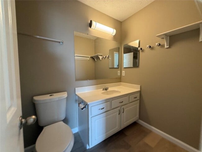 Building Photo - 5835 Mountain Top Pl