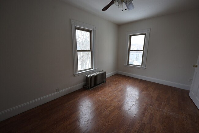 Building Photo - 31 June St