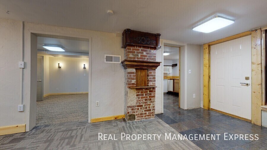 Building Photo - 2 Bedroom 1 Bathroom Apartment near August...