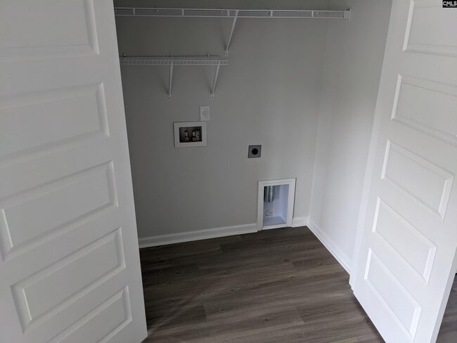 Building Photo - 209 Bluewing Dr