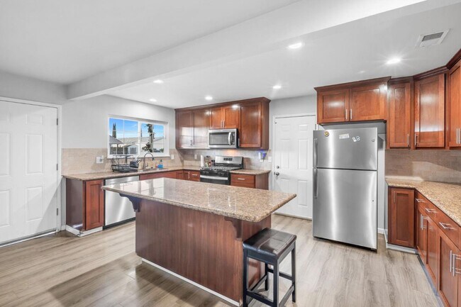 Building Photo - 16012 Julie Ln