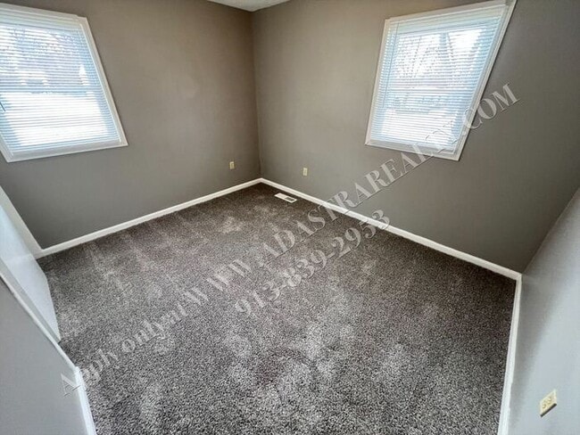 Building Photo - Nice 4 Bed 1.5 Bath Home in KCMO-Available NOW!!