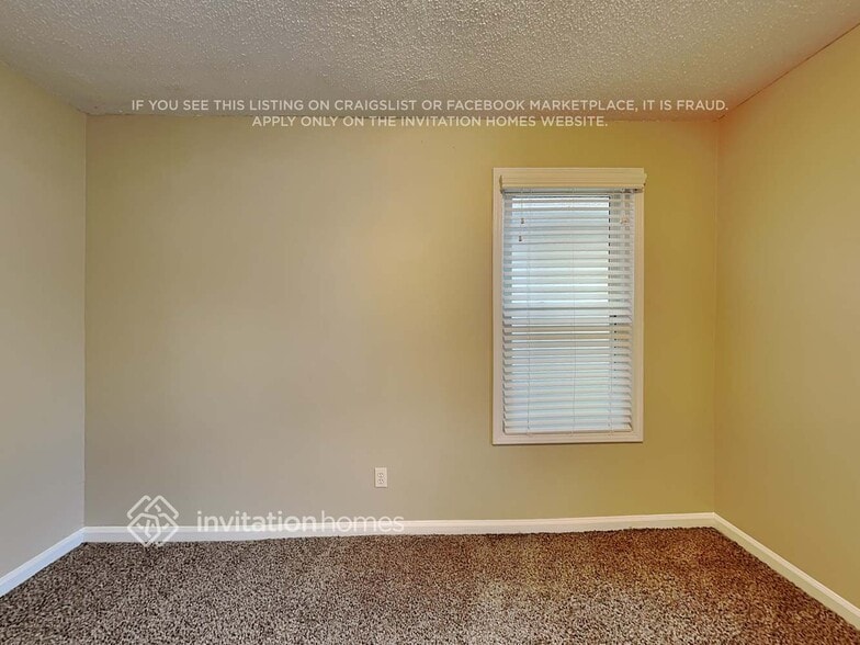 Building Photo - 5995 Bayside Dr NW