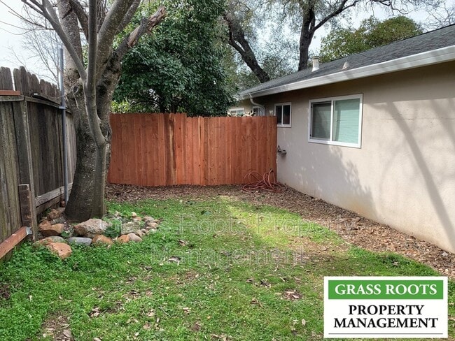 Building Photo - 1267 Live Oak Ln