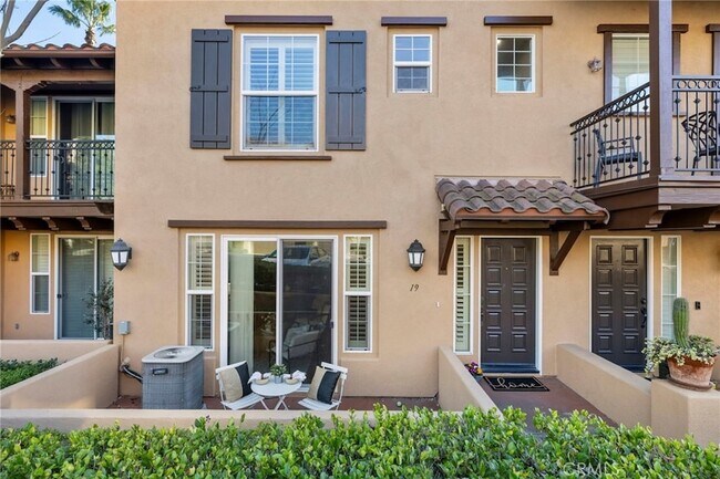 Building Photo - 19 Vinca Ct