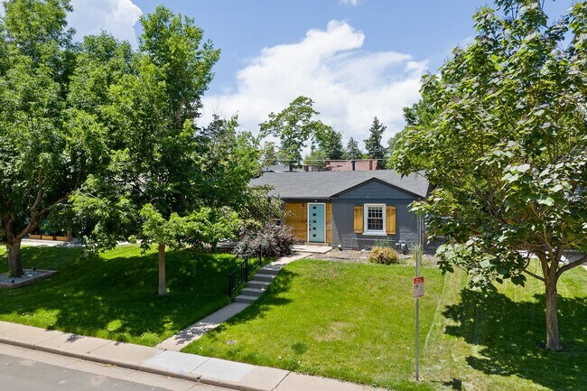 Building Photo - Recently Updated Home in Prime Sunnyside Neighborhood!