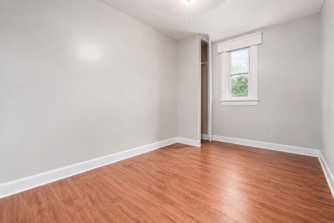 Building Photo - 319 E 17th Ave