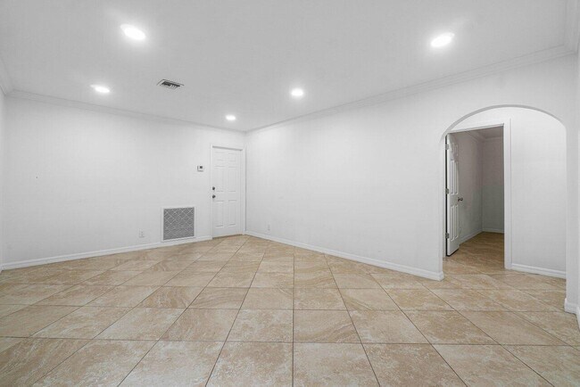 Building Photo - 4323 Redding Rd