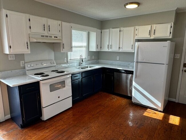 Building Photo - 3 Bedroom 1 Bath in Hope Mills