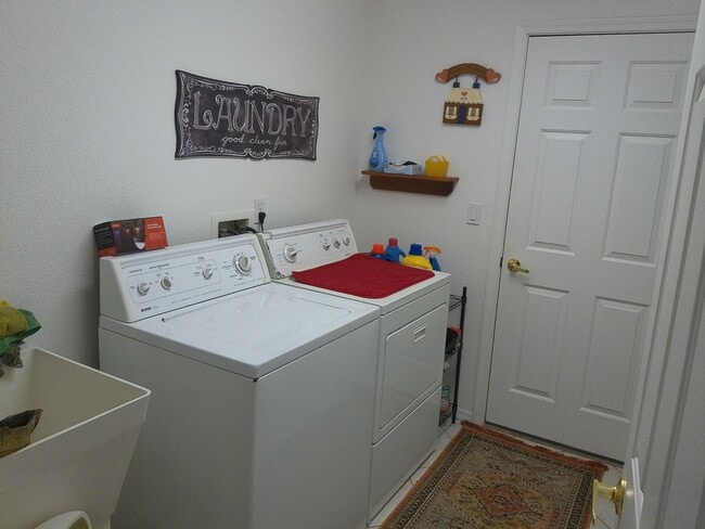 Building Photo - Seasonal Winter Rental Nov 1st to April 30...