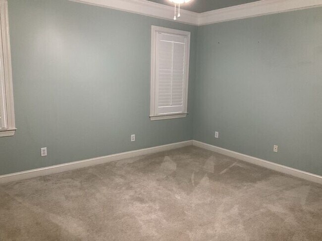 Building Photo - 104 Garden Trail Ln