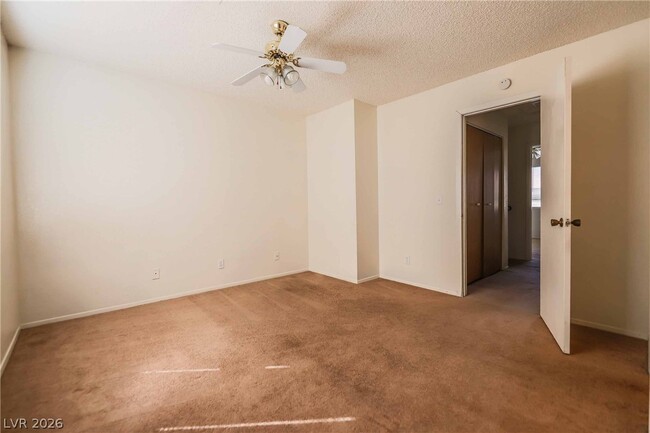 Building Photo - 566 Kristin Ln