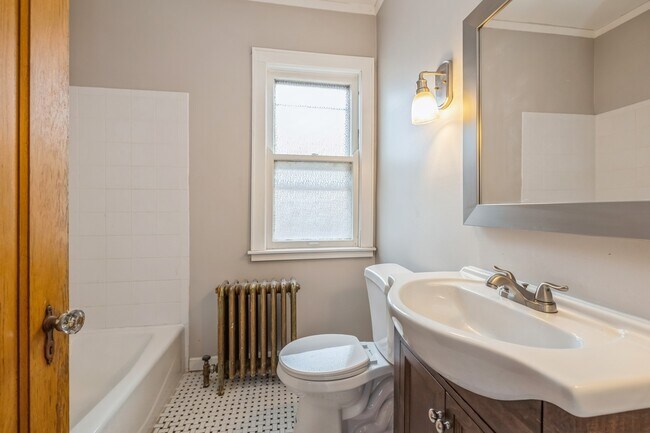 Building Photo - 1838 Kenilworth Ave