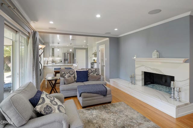 Building Photo - 142 W Santa Anita Terrace