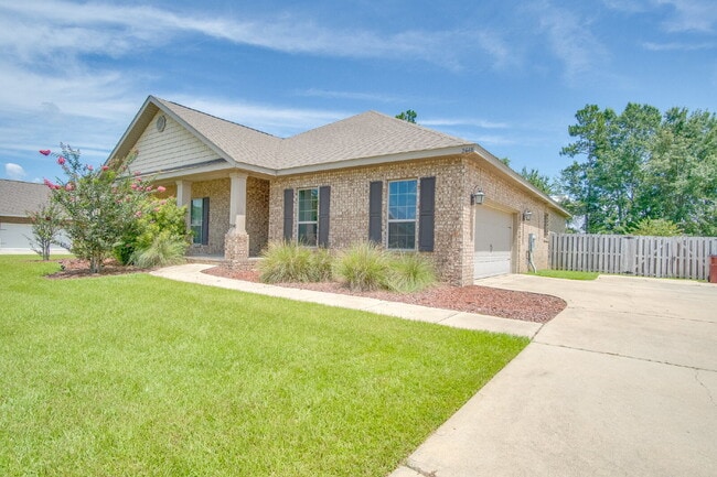 Building Photo - Spacious 4BR Pool Home with Modern Upgrade...