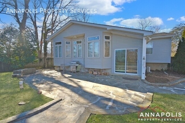 Building Photo - 403 Edgemere Dr