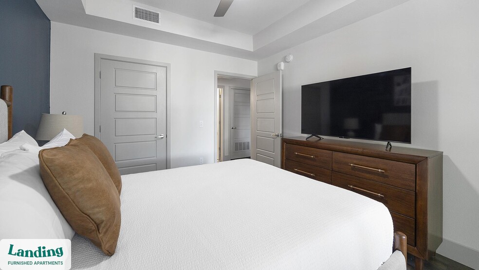 Building Photo - 2323 E Highland Ave