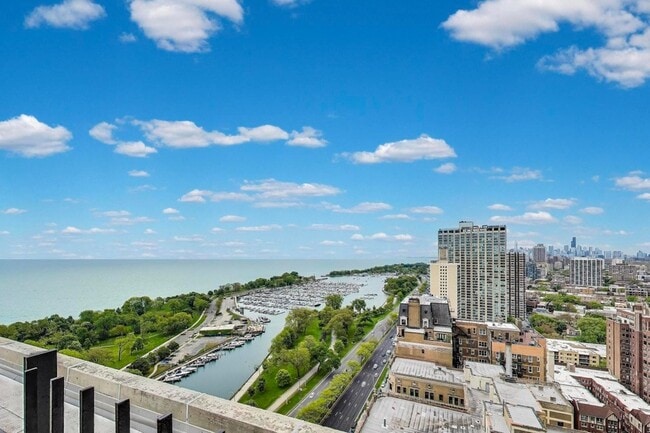Building Photo - 3550 N Lake Shore Dr