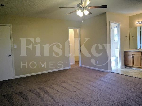 Building Photo - 11038 Vista Haven Dr