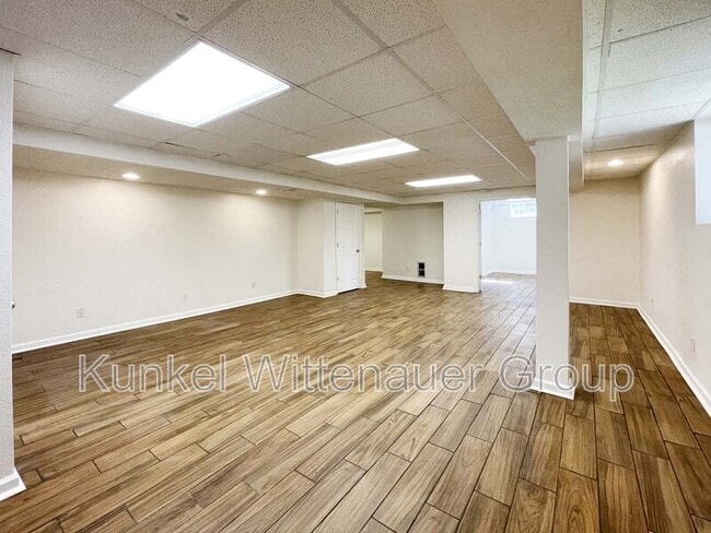 Building Photo - 2746 Brookrun Dr