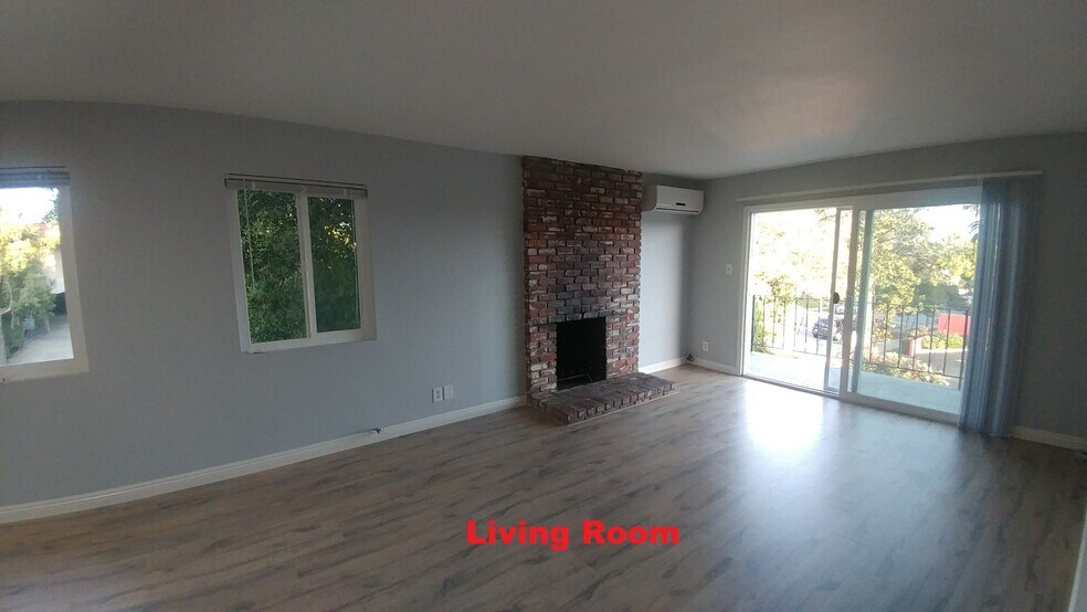 Living Room - 809 Brent Ave